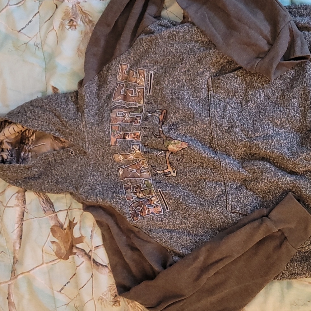 Real tree sweatshirt medium